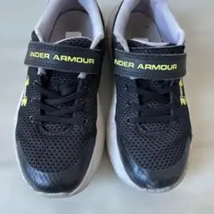 UNDER ARMOUR シューズ19.5センチメートルのサムネイル