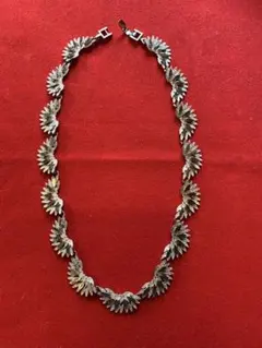 リーフモチーフネックレス シルバーカラー 　アクセサリー(新品未使用　保管品)