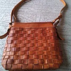 レザー編み込みショルダーバッグ 即決価格の為値下げ不可