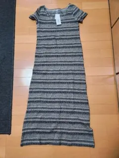 未使用　ワンピース　半袖　胸ポケット付き　総柄