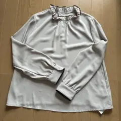 ナチュラルビューティーベーシック　フリルネック 長袖ブラウス M