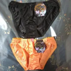黒とオレンジのショーツセット