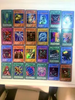 遊戯王 引退品 初期、２期 まとめ売り おまけ付き 説明欄必読 遊戯王 引退品 初期、2期 まとめ売り おまけ付き 説明欄必読 か*つ