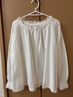 スタディオクリップ　フリル付きホワイトシャツ 長袖