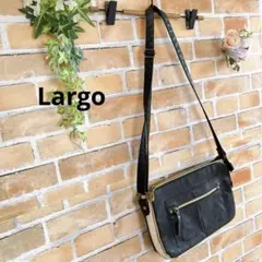 美品❇️【Largo】✳︎合成皮革？✳︎ショルダーバッグ✳︎ポケットたくさん✳︎ジッパー✳︎
