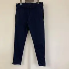 ネイビー チノパン