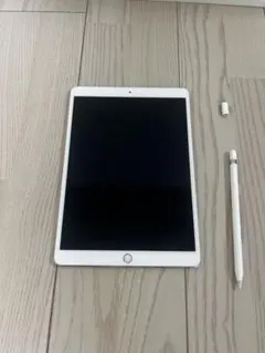 Apple iPad 第8世代 本体 ゴールド - メルカリ