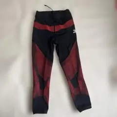 陸上用パンツ 黒/赤 グラフィックデザイン