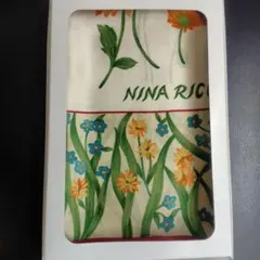 [未使用タグ付き]　大判　❉ニナリッチ❉　シルクスカーフ　花柄