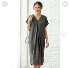 【STYLE DELI】フロントタックゆったりVネックワンピースのサムネイル