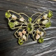 難あり　蝶型ブローチ 緑とピンクのストーン　石　昭和レトロ　ブローチ　春　蝶