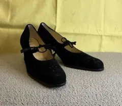 ELLE 黒スエードリボンパンプス