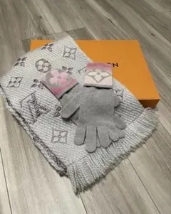 ❤︎ 早い者勝ち！LVマフラー&グローブ ❤︎のサムネイル