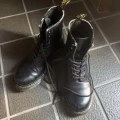 Dr. Martens 8ホール ブーツ 11821 ブラック 23cmのサムネイル