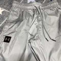 美品　アンダーアーマー　トレーニングパンツ　長ズボン　ジャージ　SM