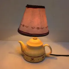 ルーシーズバスケット　ティーポットランプ 陶器製　テーブルランプ