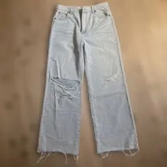 ライトブルーダメージデニムパンツ