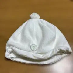 フィヨ.デュ.べべ.ルダクティオン　ポンポン付き ベビー帽子