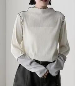 【極美品】forksy. 袖口配色プリーツメロー切替シアートップスのサムネイル