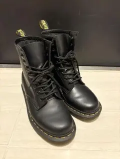 Dr.Martens 8ホール ブーツ STANDARD FIT