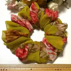 ハンドメイドシュシュ☆ジョーゼット花柄抹茶