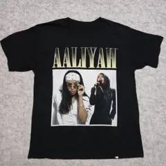 T94 公式　AALIYAH ミュージックT　Tシャツ 黒　S　アリーヤ
