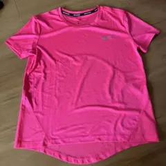NIKE DRI-FIT Tシャツ