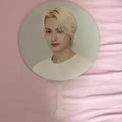 2025年最新】seventeen うちわ ジュンの人気アイテム - メルカリ