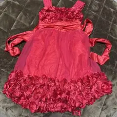 【100〜110ぐらい】赤い花びら装飾フォーマルドレス