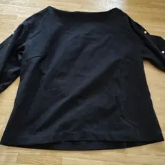 ブラック パール装飾 長袖カットソー