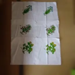 花柄刺繍テーブルクロス またはランチョンマット約35cm x 36cm