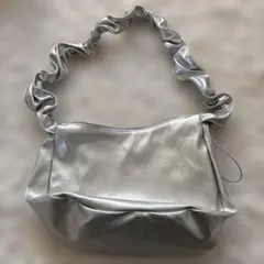 MONO COMME CA ギャザーショルダーバッグ シルバー
