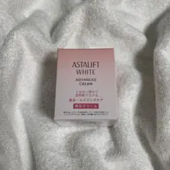 アスタリフト ホワイトアドバンスドクリーム 30gのサムネイル
