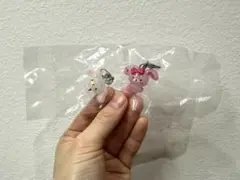 サンリオキャラクターズ　ゆるっとめじるしアクセサリー　ぼんぼんりぼん　しろうさ