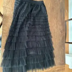 ブラックチュールフリルロングスカート