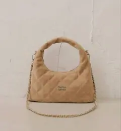 Chico キルティングラウンドショルダーバッグ