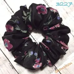ハンドメイド シュシュ  3227（ブラックのピーチサテン）