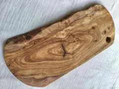 イタリア産オリーブウッド カッティングボード 木目美麗 一枚板 約41.3cmのサムネイル