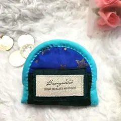 手のひらサイズのミニポーチ