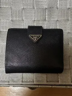 PRADA サフィアーノレザー 二つ折り財布 黒のサムネイル