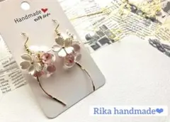 【1点もの】ハンドメイドピアス ふんわり可愛いフラワーモチーフ