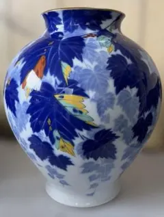 陶磁器 花瓶 壺 染付 葡萄文様 金彩のサムネイル