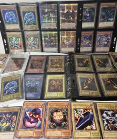 遊戯王 初期カード多数まとめ売り青眼の白龍真紅眼　ブラックマジシャン　三幻神他のサムネイル