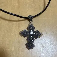 ビーズ　十字架　ペンダント　ネックレス　ハンドメイド