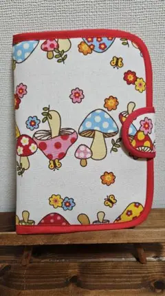 ☆ハンドメイド☆きのこ柄マルチケース 母子手帳 お薬手帳 通帳 診察券