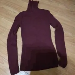 赤 タートルネック m