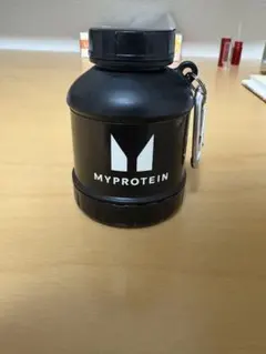 MYPROTEIN 小型ボトル カラビナ付き
