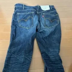 Levi's ダークブルー ストレートデニム
