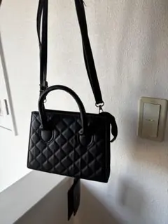 ブラック キルティング ハンドバッグ
