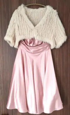 ピンク サテン ストラップレス Aラインドレス(ファーカーディガン付き)